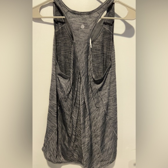 NWOT Lululemon Razorback Tank Top - Picture 2 of 4